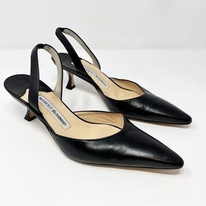 MANOLO BLAHNIK Carolyne Black Leather Slingback Pumps Size 8 / 38.5